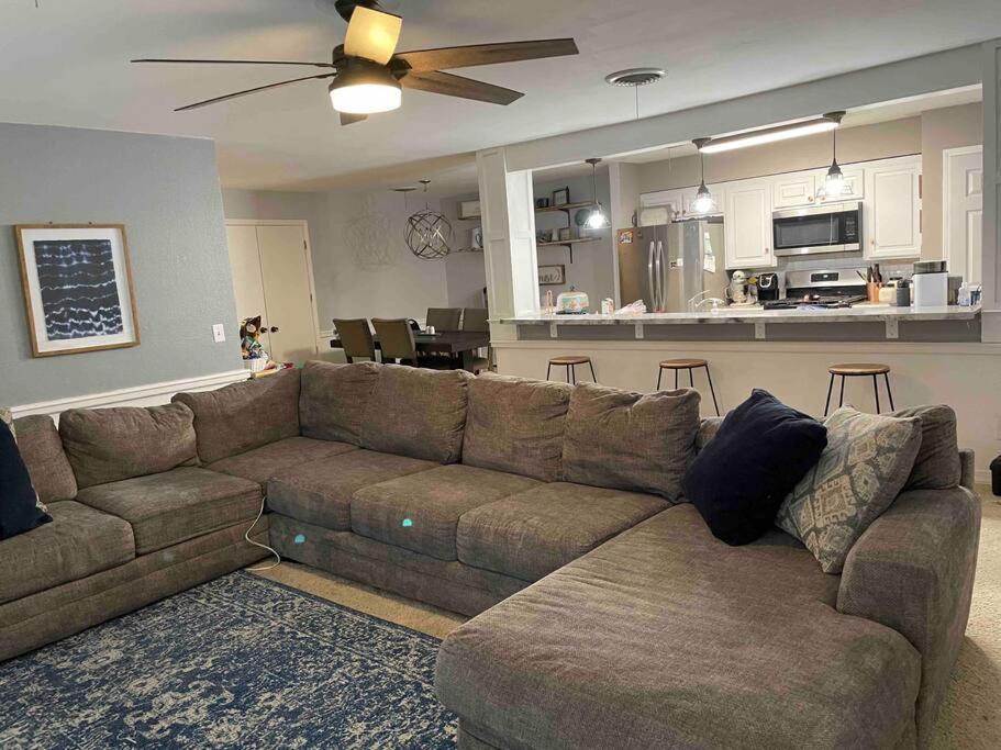 Large Open Space For Family Fun! อามาริลโล ภายนอก รูปภาพ